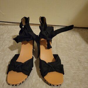 Cute Uggs Sandals Size 8